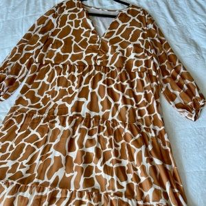 Beautiful tiered giraffe print dress